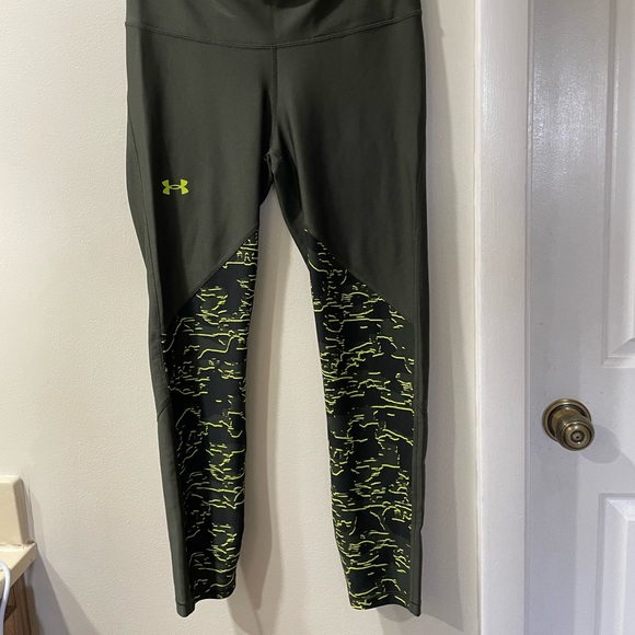 Under armor green pattern leggings - Picture 1 of 4